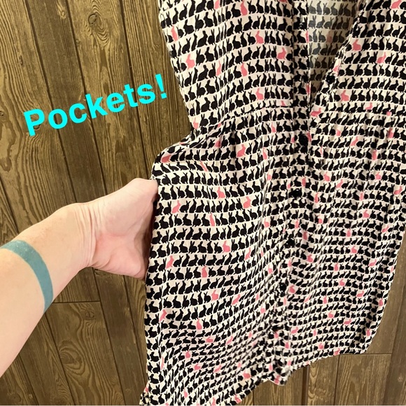 Divided by H&M Size 4 Shirt Dress White W/ Bunny Rabbit Pattern in Black & Pink - Picture 7 of 13